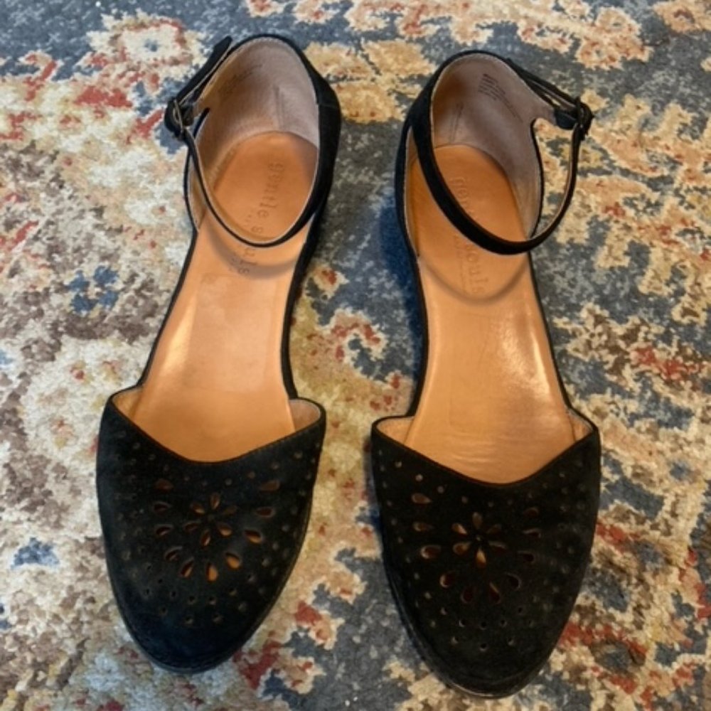 Gentle Souls by Kenneth Cole Black Sandal 8.5